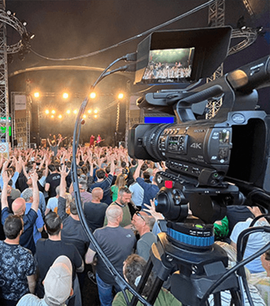 Camera tijdens festival